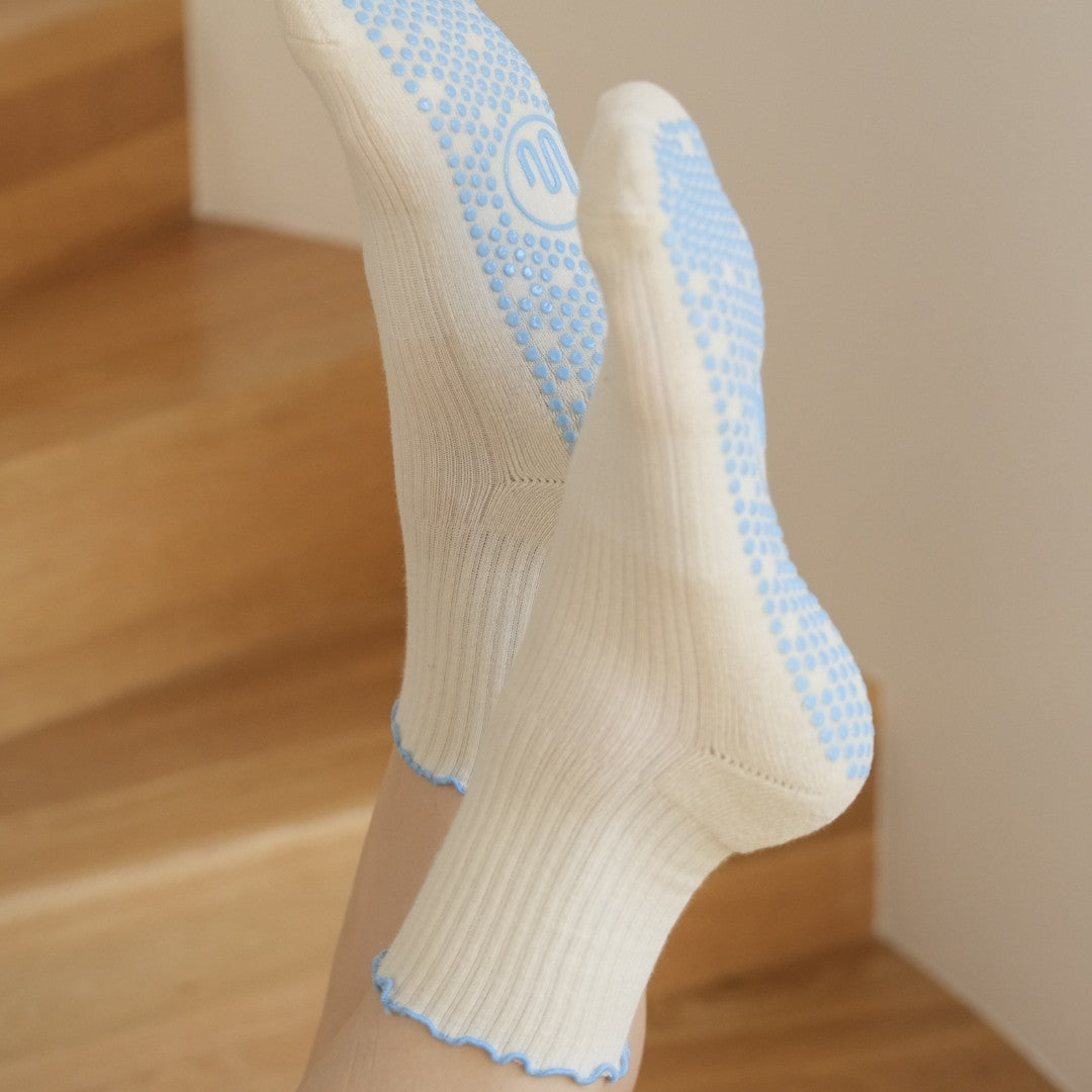 Frill Grip Socks